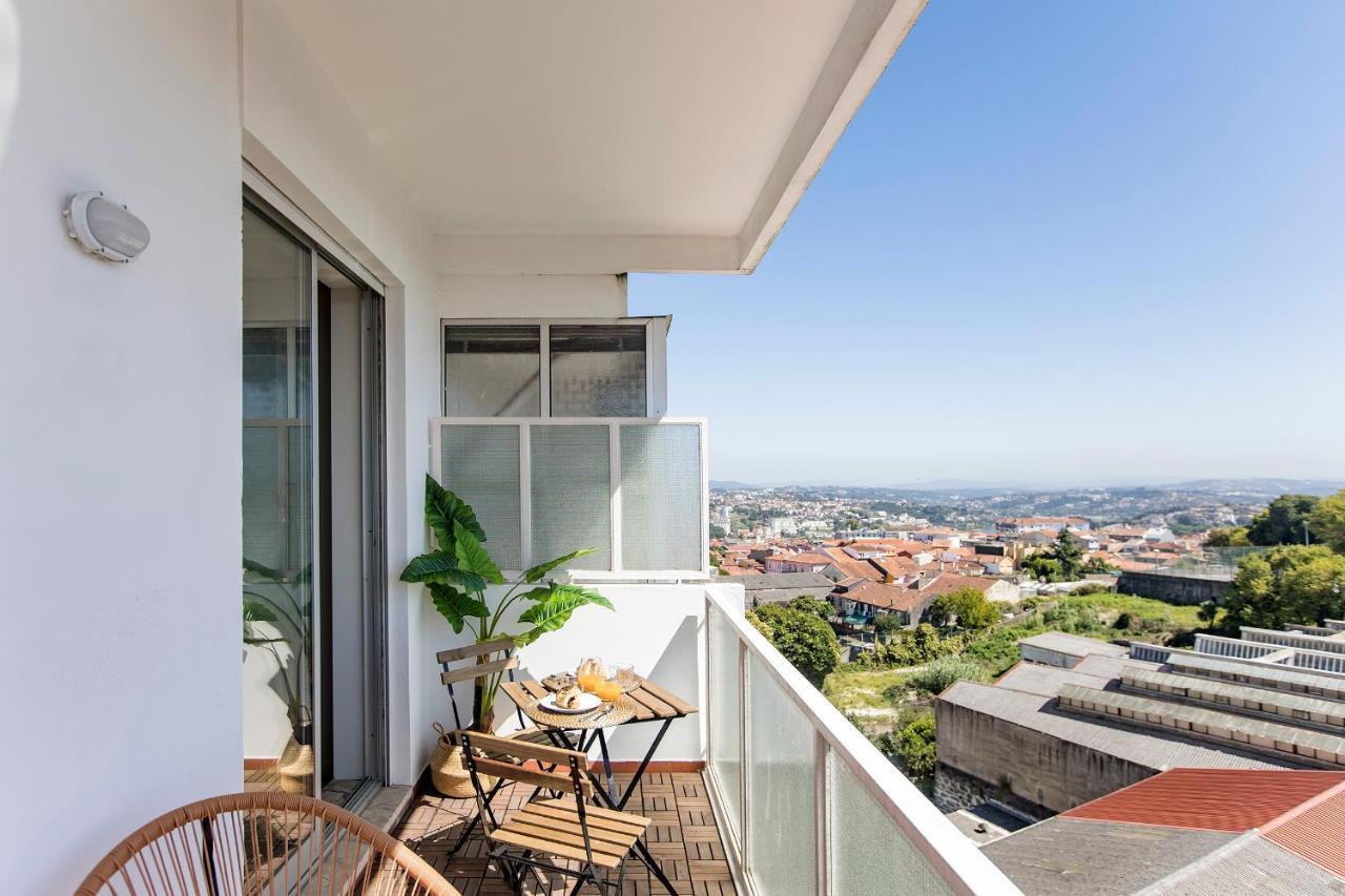 Elegant Studio W/ Ac & Balcony By Lovelystay Porto Exterior photo