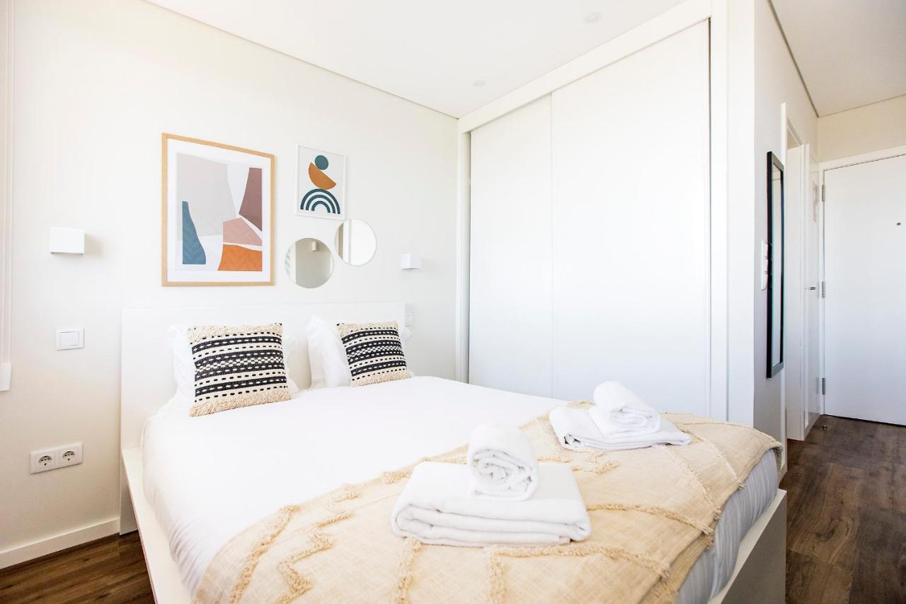 Elegant Studio W/ Ac & Balcony By Lovelystay Porto Exterior photo
