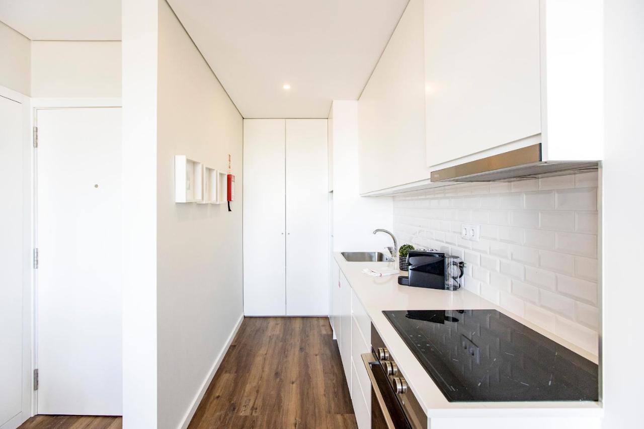Elegant Studio W/ Ac & Balcony By Lovelystay Porto Exterior photo