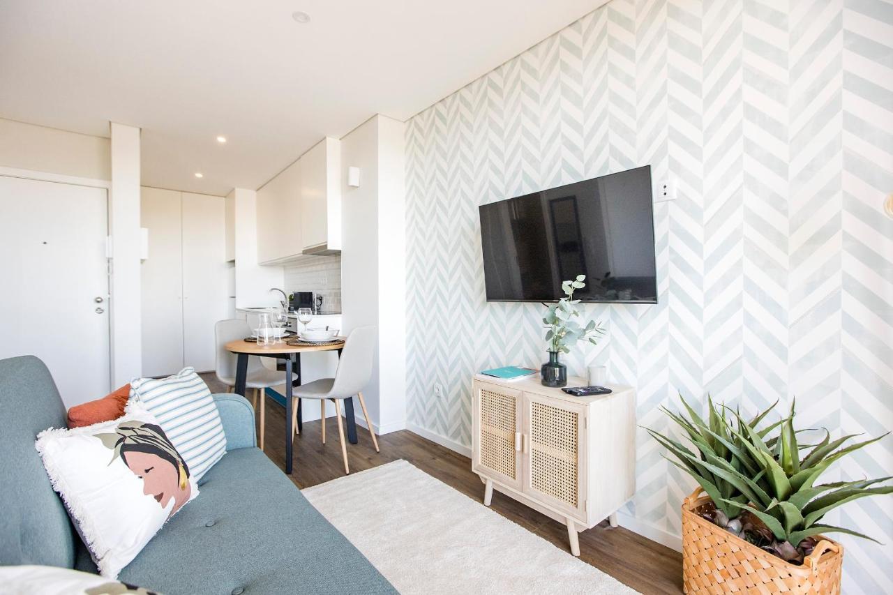 Elegant Studio W/ Ac & Balcony By Lovelystay Porto Exterior photo