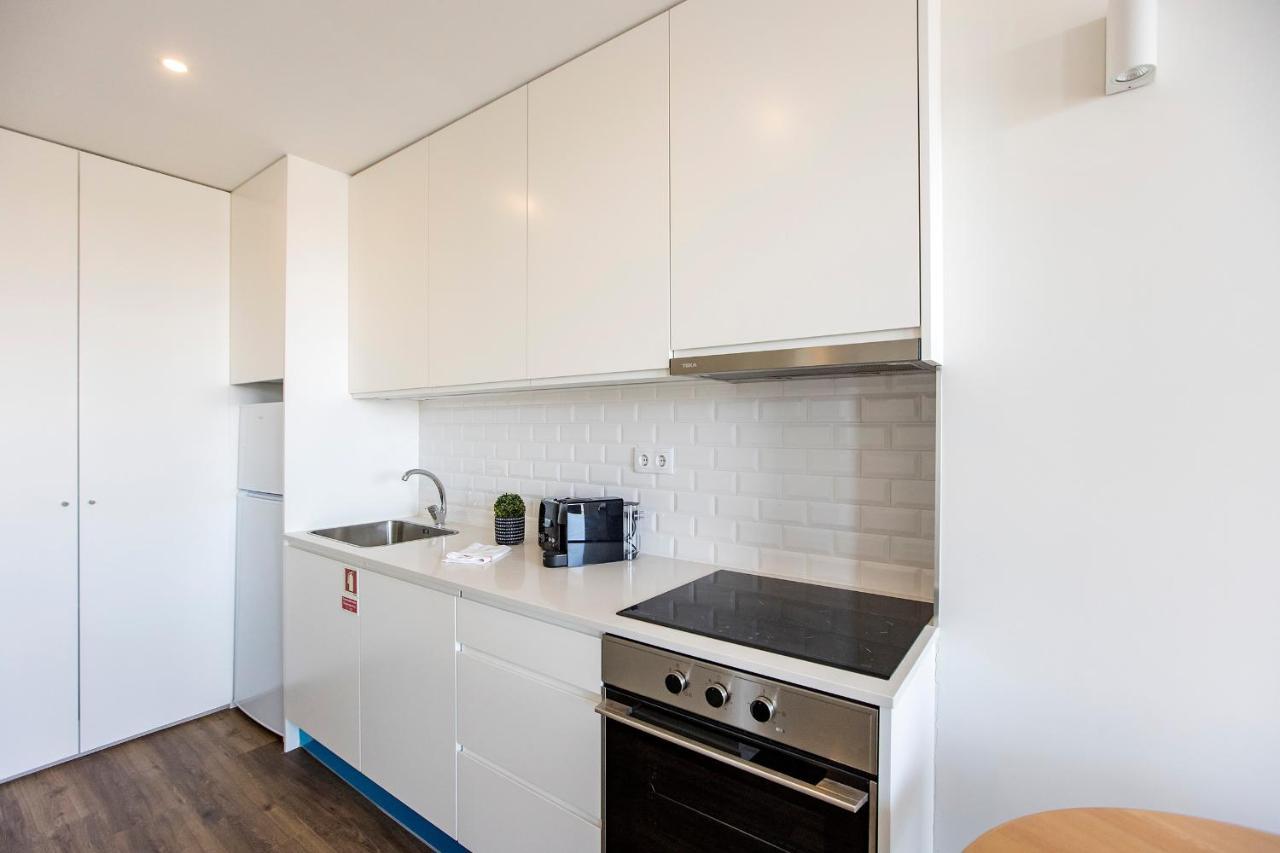Elegant Studio W/ Ac & Balcony By Lovelystay Porto Exterior photo