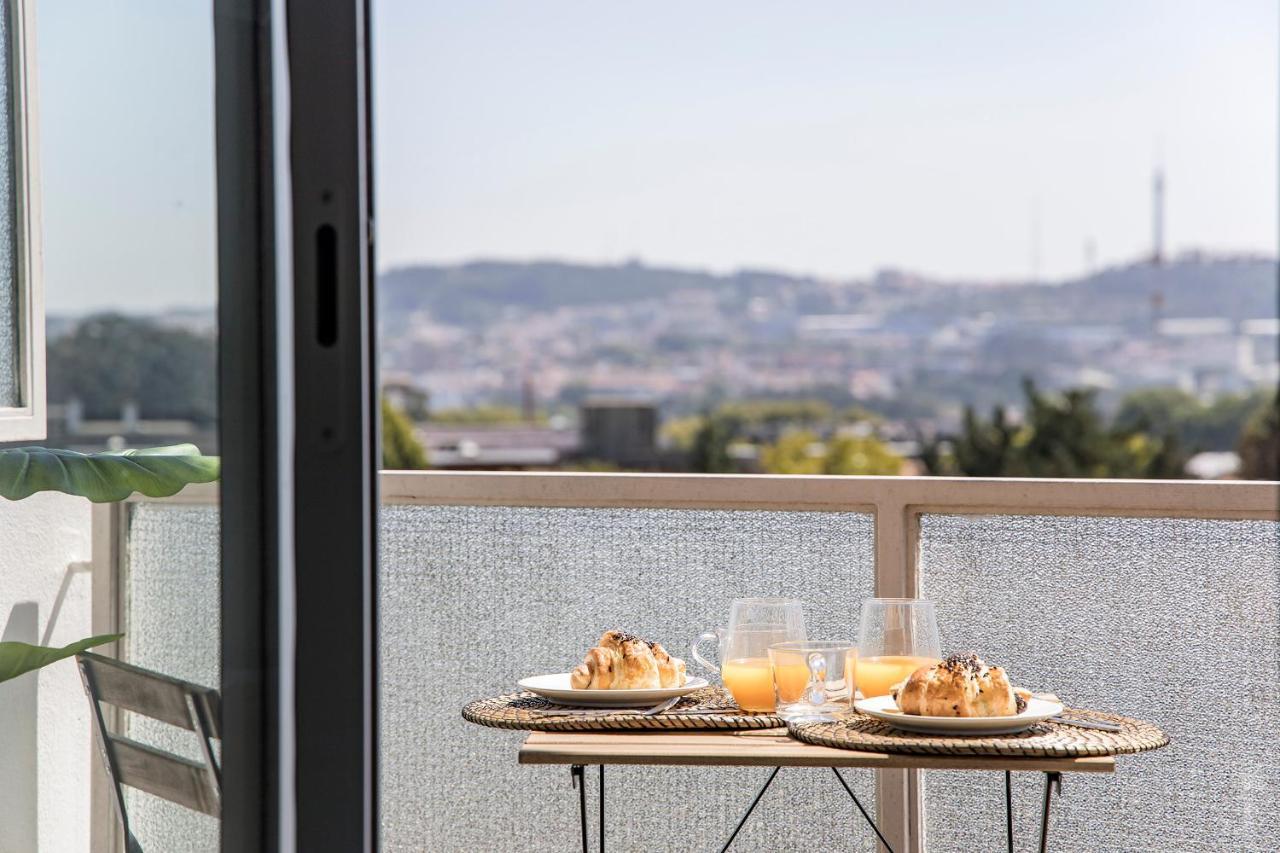 Elegant Studio W/ Ac & Balcony By Lovelystay Porto Exterior photo
