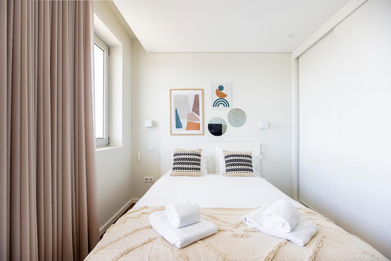 Elegant Studio W/ Ac & Balcony By Lovelystay Porto Exterior photo